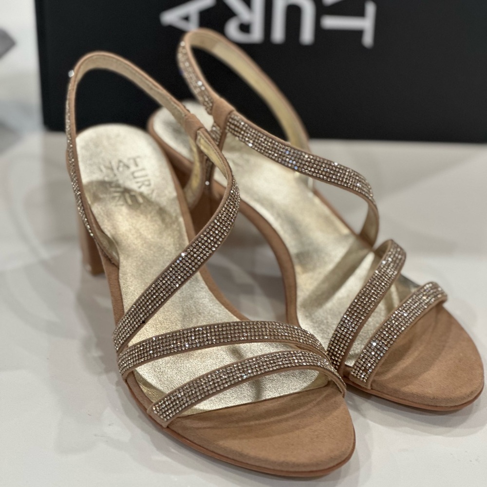 BNIB Naturalizer Vanessa 2 Strappy Block Heel Dress Sandal US 6.5 Creme Brulee